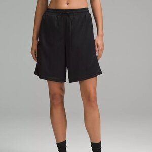 RELAXED-FIT MESH TRAINING SHORT 8"